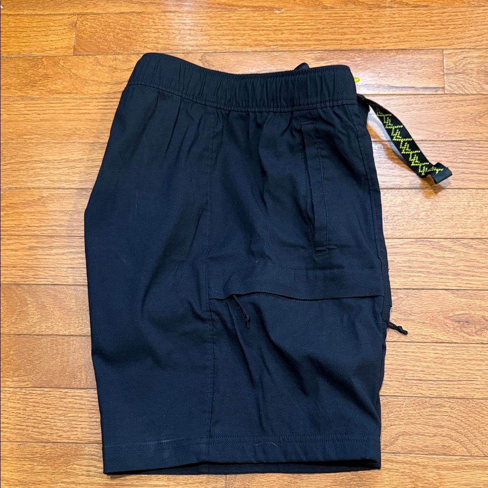 The North Face Men's black Cargo Shorts